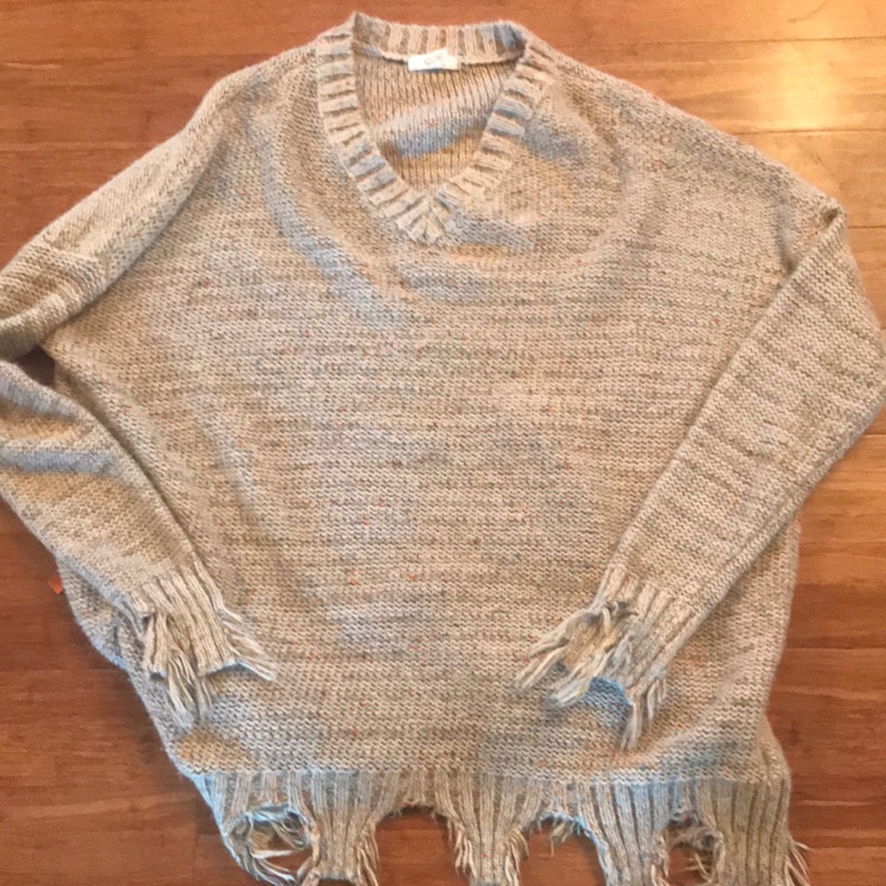 Easel Sweater V neck